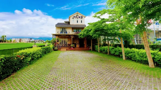 伊莎城堡電梯庭園民宿