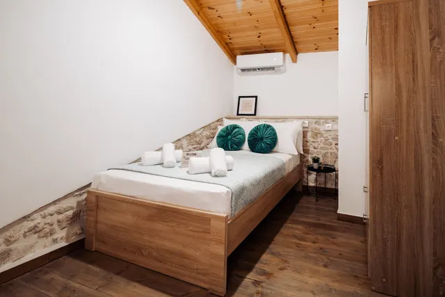 Achilleas cozy house