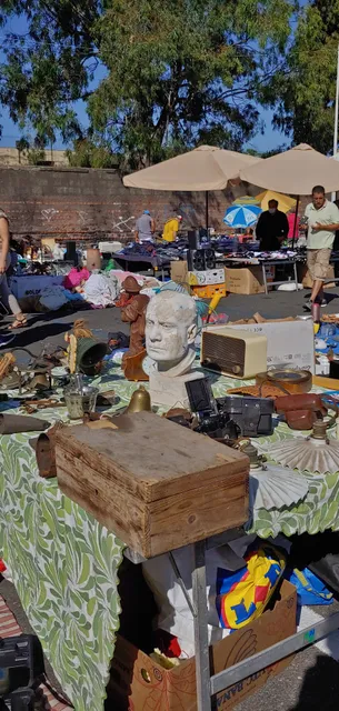 Mercatino delle pulci ( Flea Market)