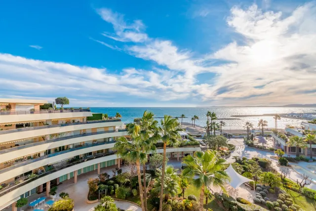 Holiday Inn Nice - Saint Laurent Du Var by IHG