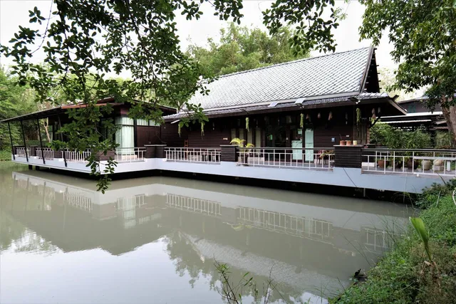 Young Coconut Garden Home Resort