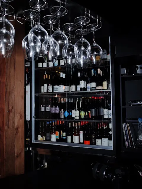 로기 한남 LOGI Hannam | Wood Fire Fine Dining, Wine & Dine | 韓式高級料理, 韓国美食, 炭火料理 | 韓国ファインダイニング, 炭火焼き, ワイン