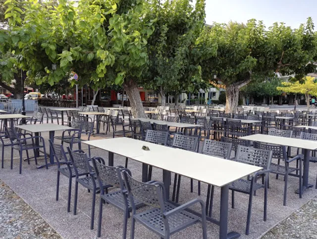 το ξυλοφουρνάκι