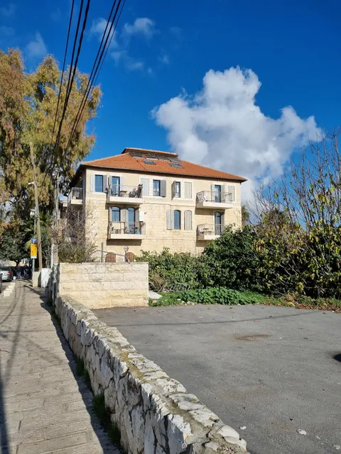 עדן חדרי בוטיק מול חומות העיר העתיקה ירושלים