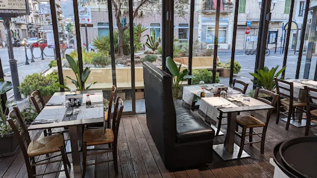 Streat Food - Poke, Sushi & Ramen