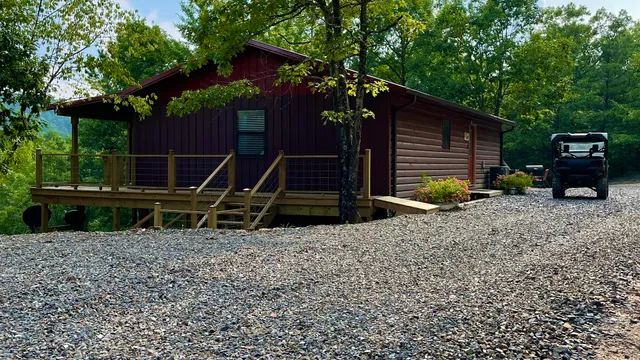 Moonshine Acres Wolf Pen