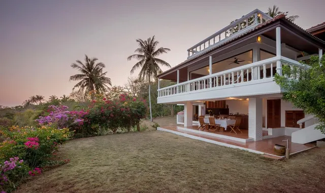 Baan Khunying - Secluded Phuket Beachfront Villa