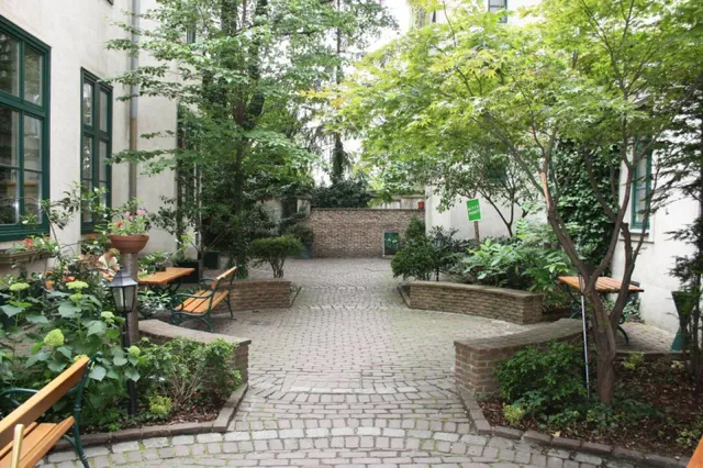 Porzellaneum students home club of Wr. university