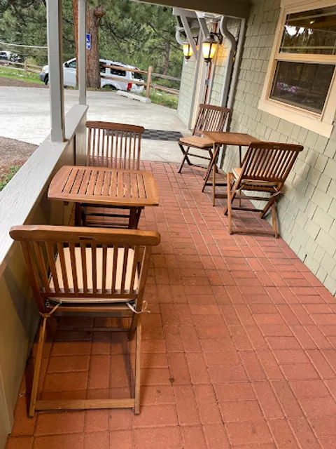 Cinnamon's Bakery Estes Park