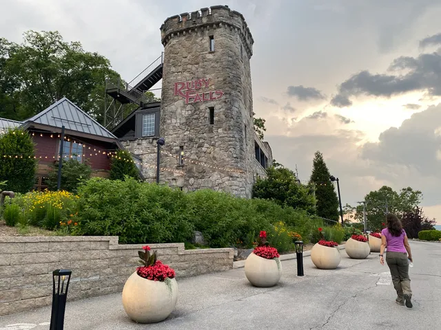 Treetop Hideaways at Ruby Falls