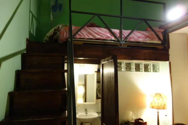 B&B GoldenCube Guest House