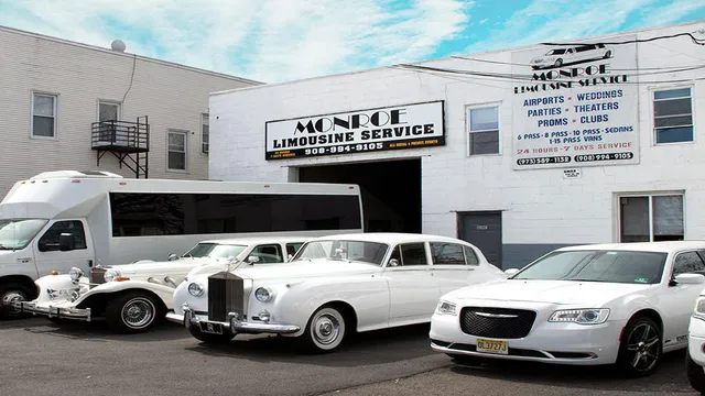 Monroe Limousine