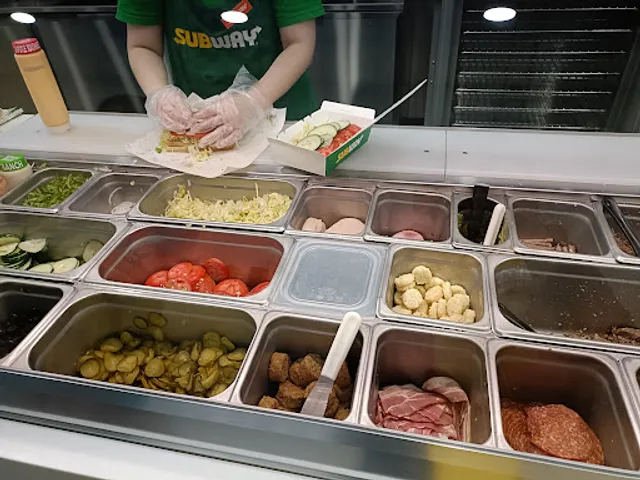 SUBWAY潛艇堡.沙拉台南安平店