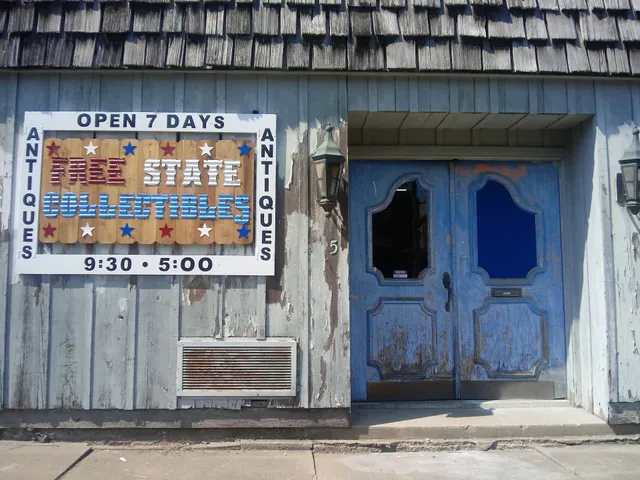 Free State Collectibles & Antiques.