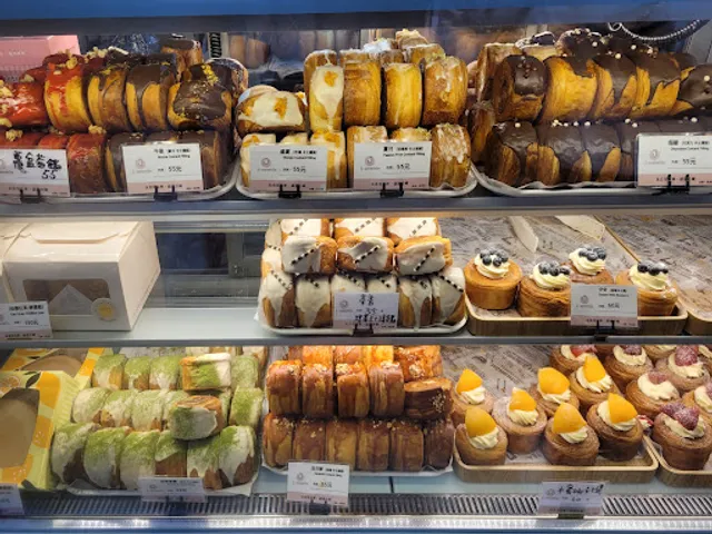 J-sweetie Nanmen Market