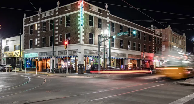 Gardner Hotel & Hostel