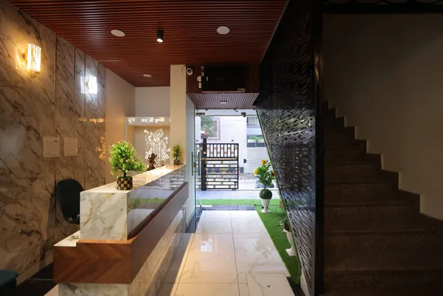 Royal Taj Twin Palace