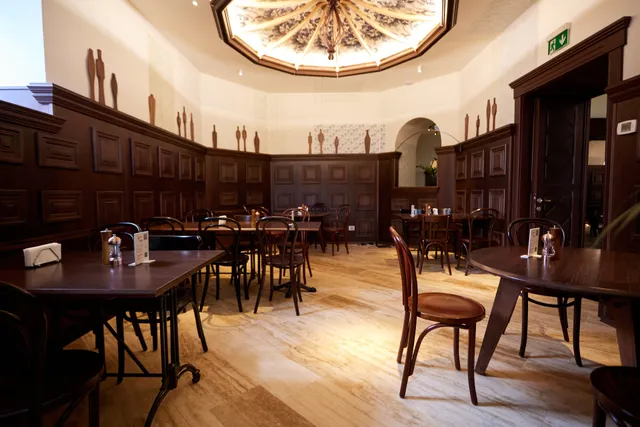 Hanu' Berarilor Casa Oprea Soare