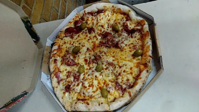 Pizzaria & Esfiharia Forno de Ouro