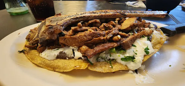 Los Cocoteros & Grill