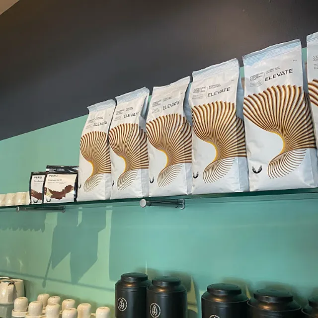 Stella's By The Lake