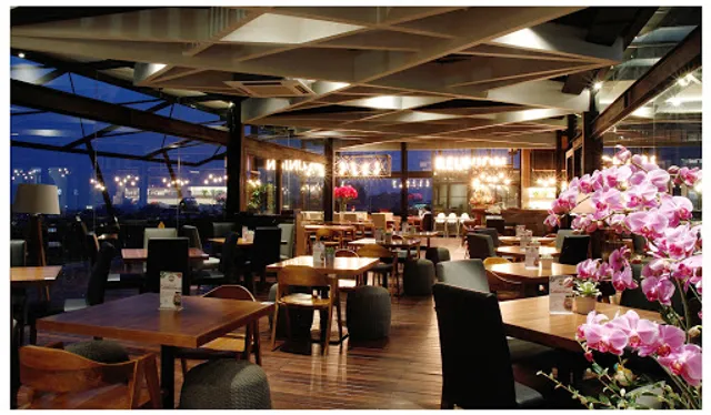 Reunion Grill & Resto