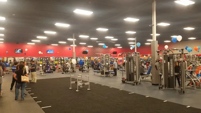 Crunch Fitness - Tuscaloosa