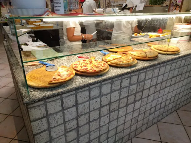 Pizzeria Rosticceria Brindisi - losfizio.pizza