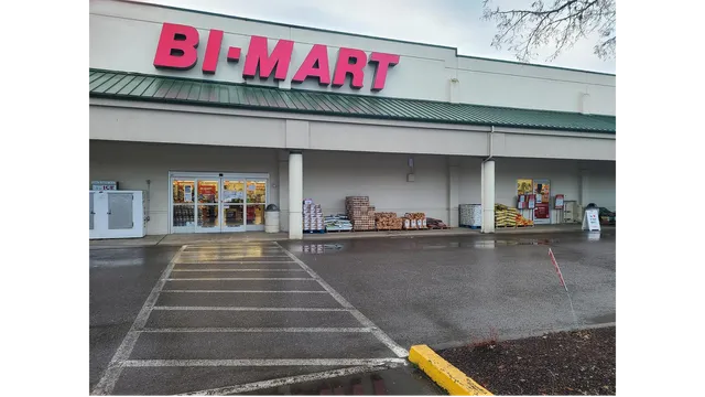 Bi-Mart Membership Discount Stores