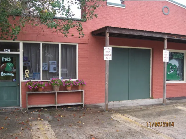 Lagardes Whole Health Market