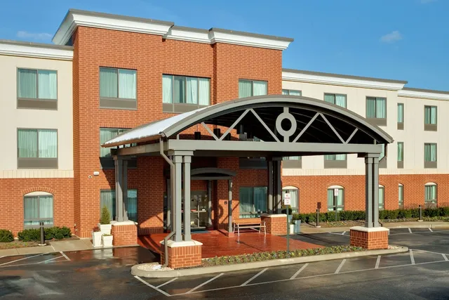 Holiday Inn Express & Suites Bethlehem Arpt-Allentown Area
