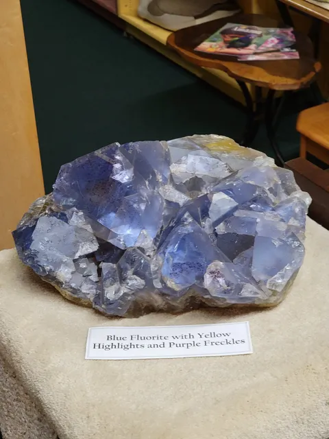 Cove Crystals and Gifts • Rocks, Minerals & Gifts