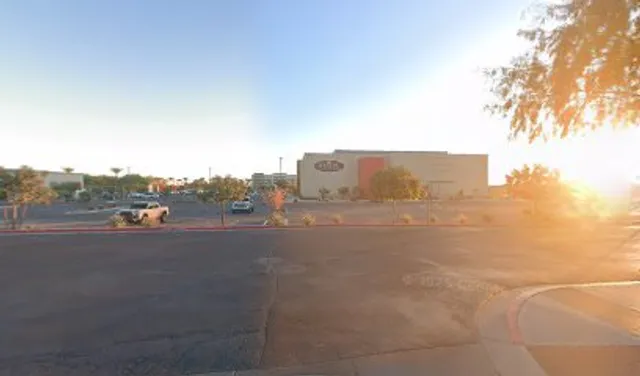 MAJESTIC NEIGHBORHOOD CINEMA GRILL