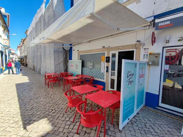 No Largo há Tasca