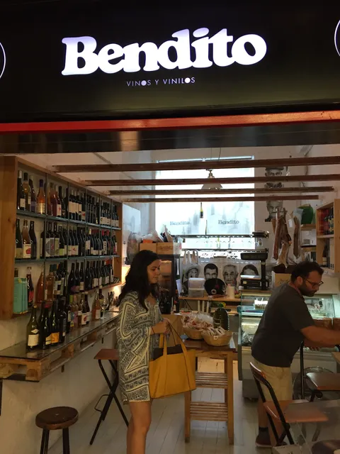 Bendito, Vinos y Vinilos