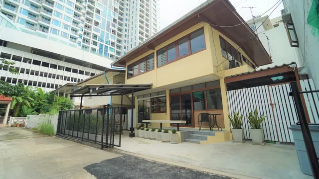 Baan Ratchathewi (Phetchaburi Soi9)