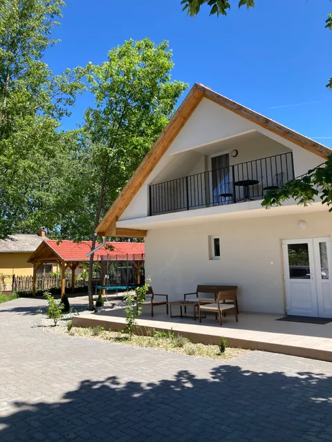 Megnyugtat-lak vendègház Tokaj