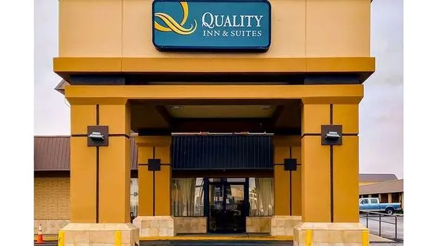 Quality Inn & Suites Airport