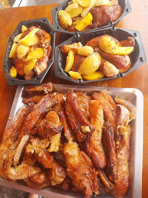 R&S Pastelaria E Lanchonete Servimos Almoço