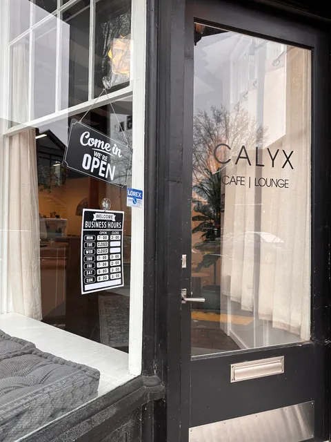 Calyx Cafe | Lounge