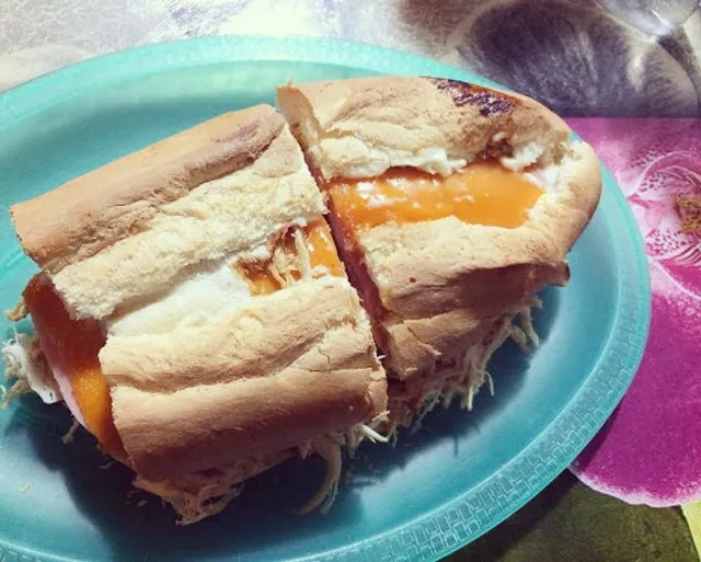 Lonchería LA PODEROSA Francisco de montejo