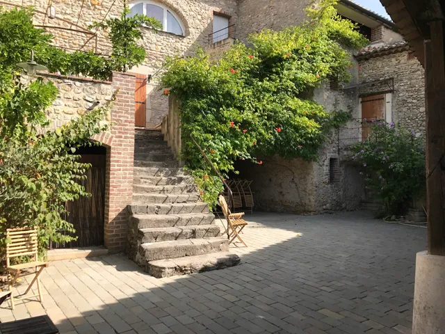 LE MAS DES TRONQUISSES