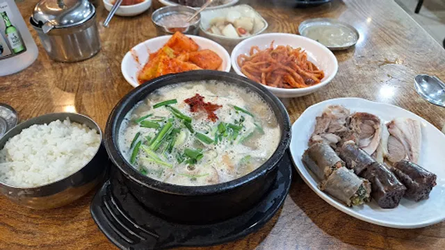 신의주 찹쌀순대 광화문점