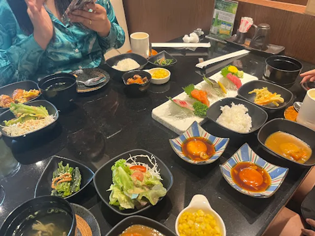 Yurijin Izakaya & Japanese Dining Ekkamai