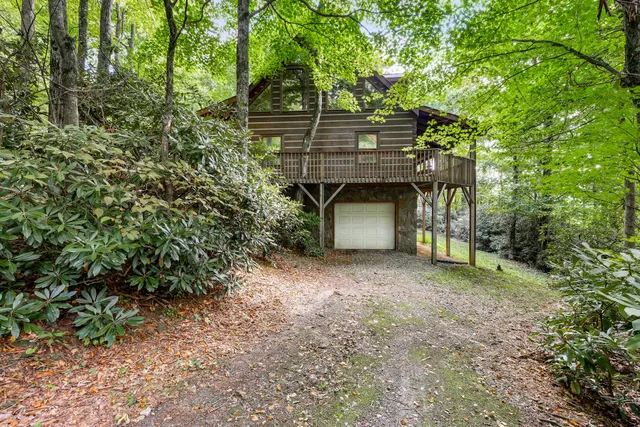 Rustic Retreat Cabin