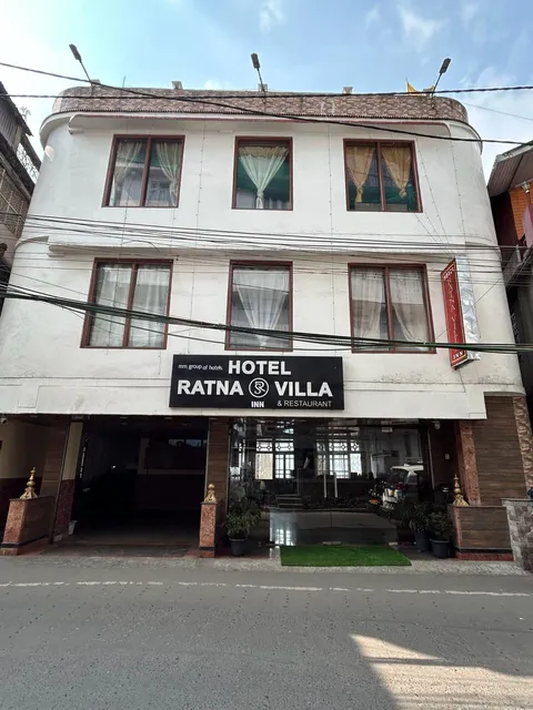 Hotel Ratna