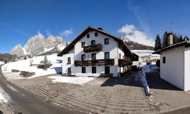 Cristallo & Faloria Suite Apartments