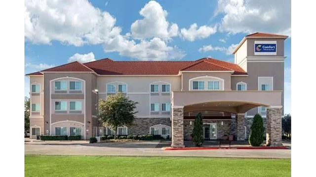 Comfort Inn & Suites Cedar Hill Duncanville