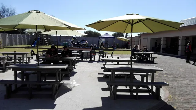 Jackie's Pub & Restaurant