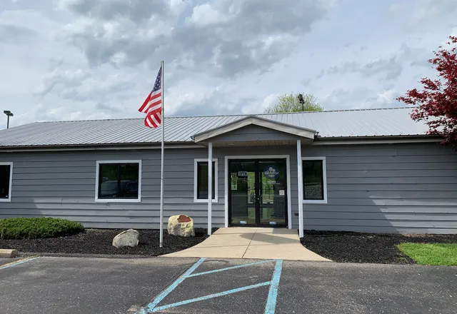 The Backyard Creamery & Mini Golf